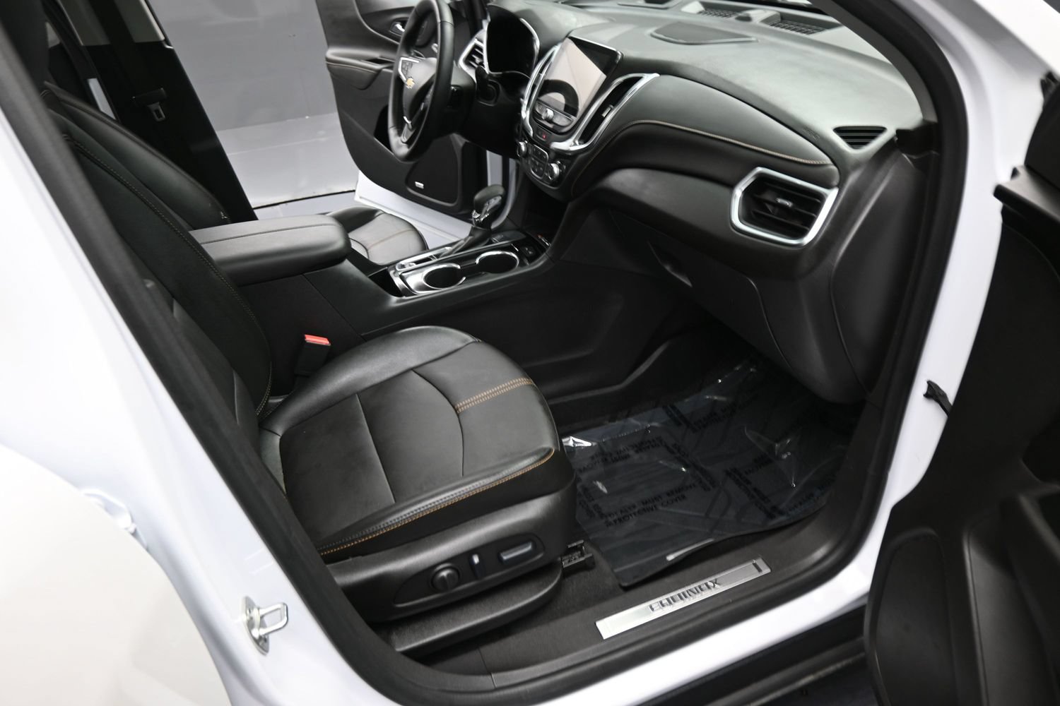 Used 2024 Chevrolet Equinox Premier FWD image 20