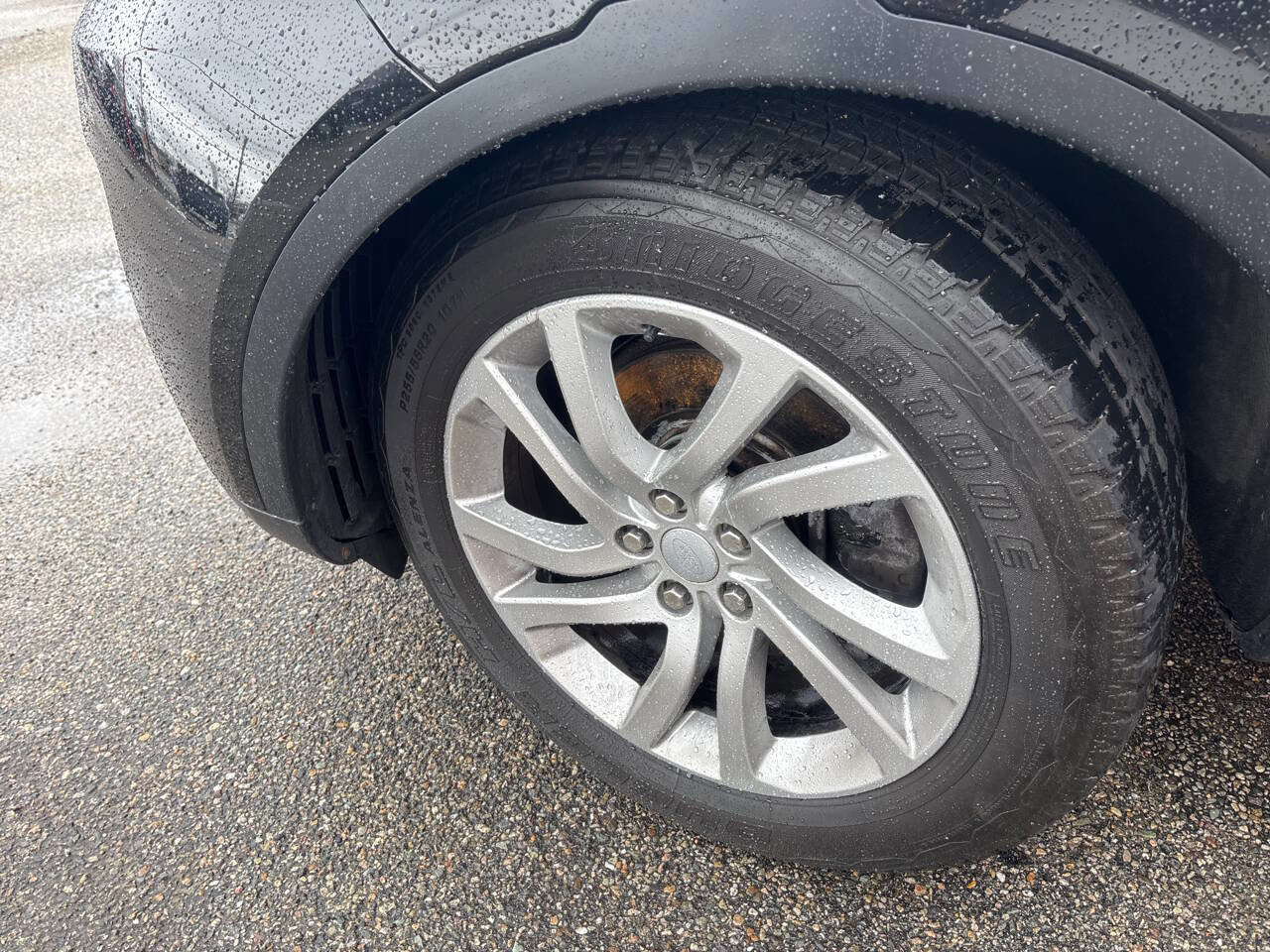 Used 2017 Land Rover Discovery HSE image 7