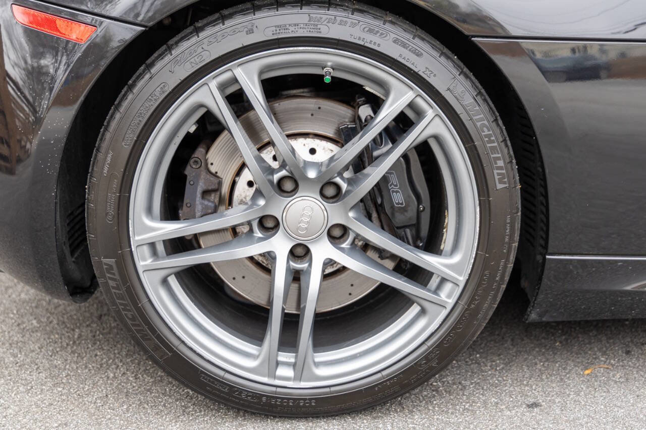 Used 2011 Audi R8 V10 image 14