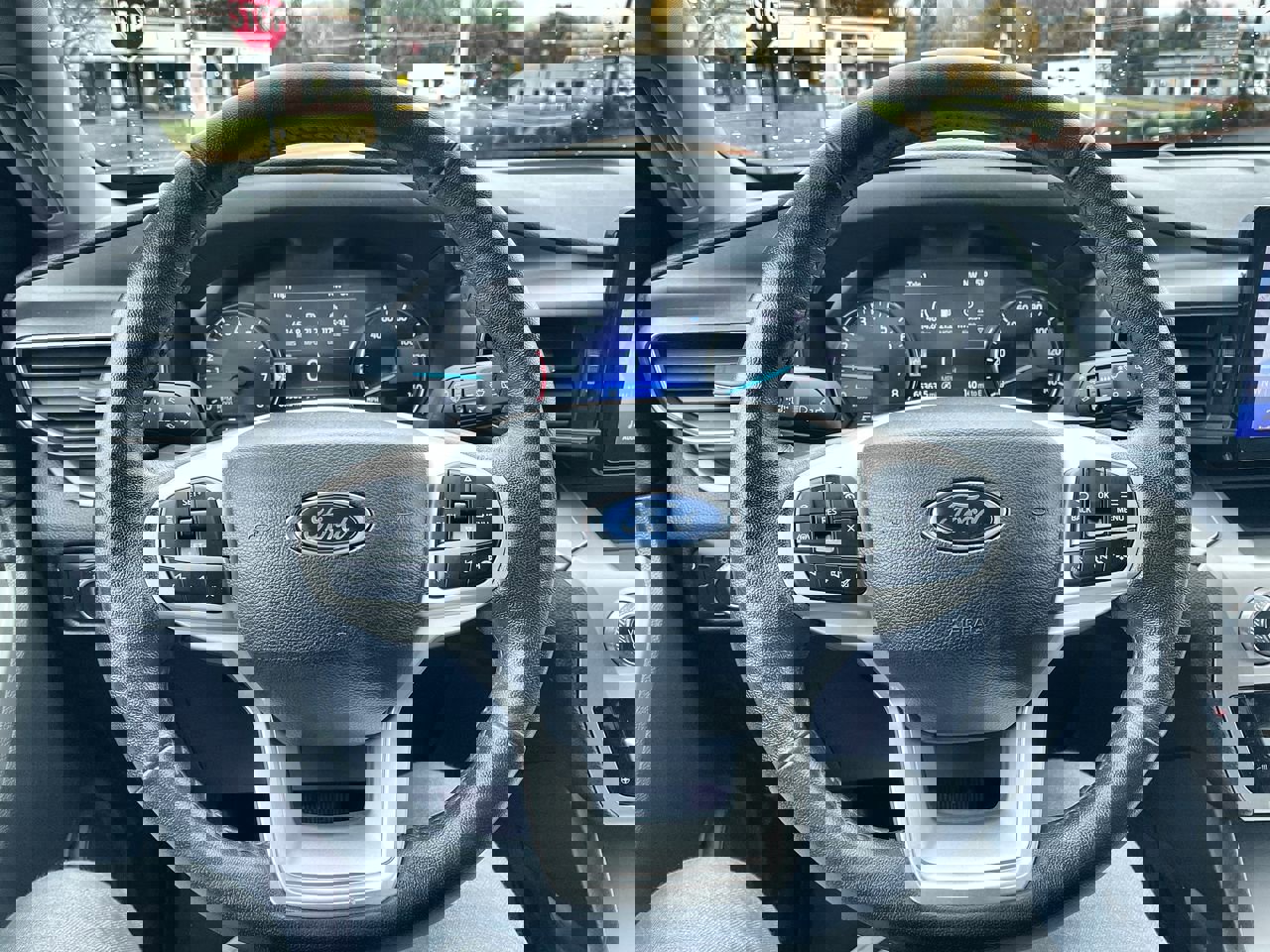 Used 2021 Ford Explorer XLT w/ Equipment Group 202A image 17