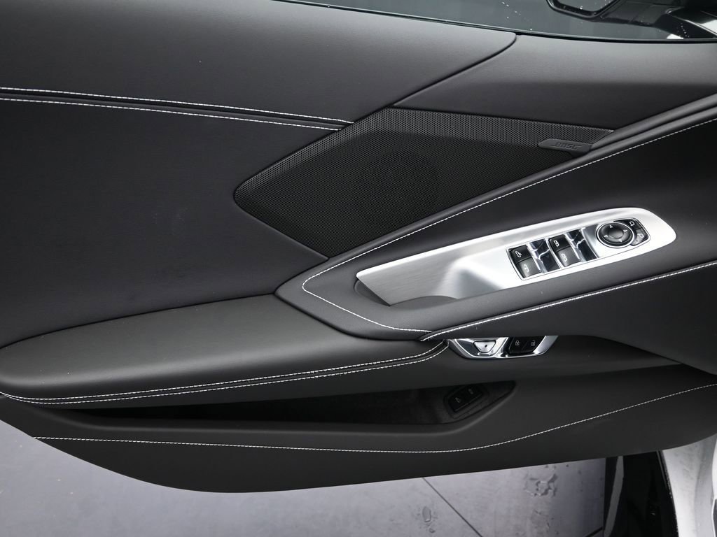 Used 2025 Chevrolet Corvette Z06 image 12