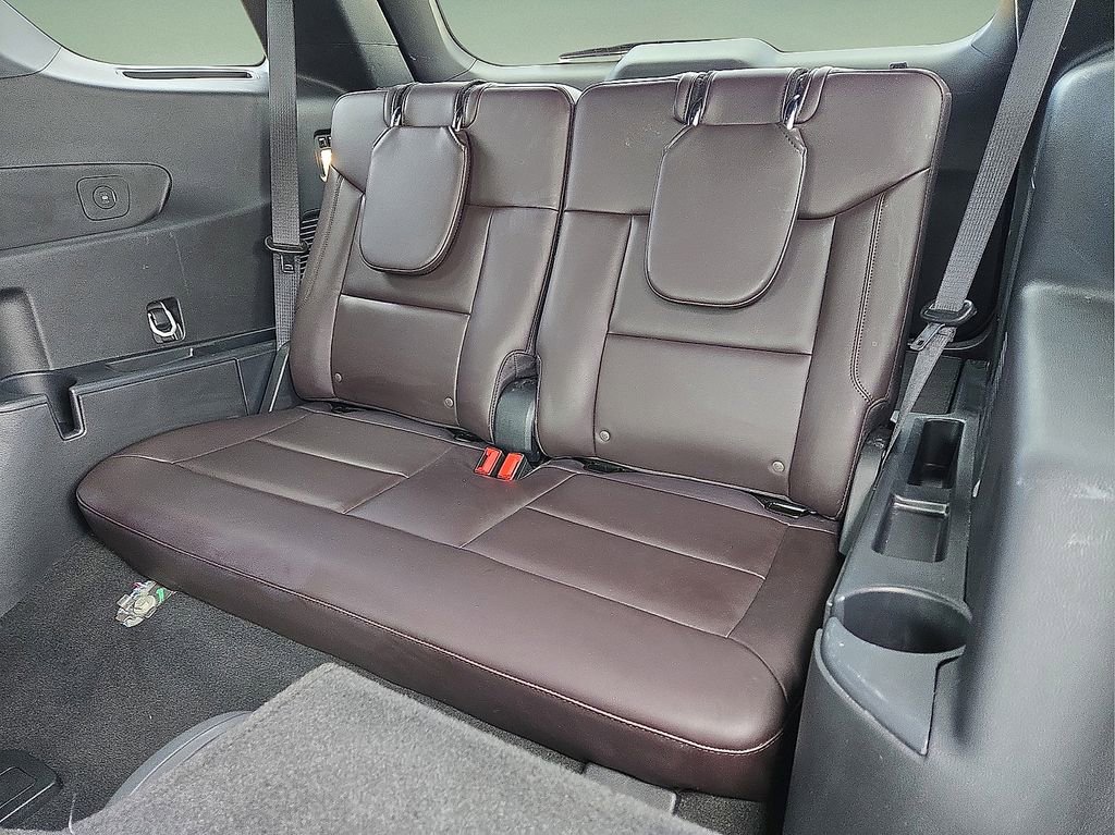 Used 2025 Ford Explorer Platinum w/ LUX Leather Package AWD/4WD image 17