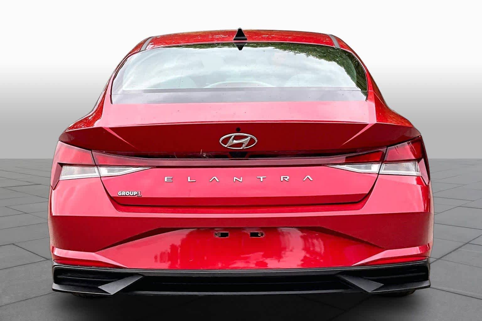 Used 2022 Hyundai Elantra SEL FWD image 9