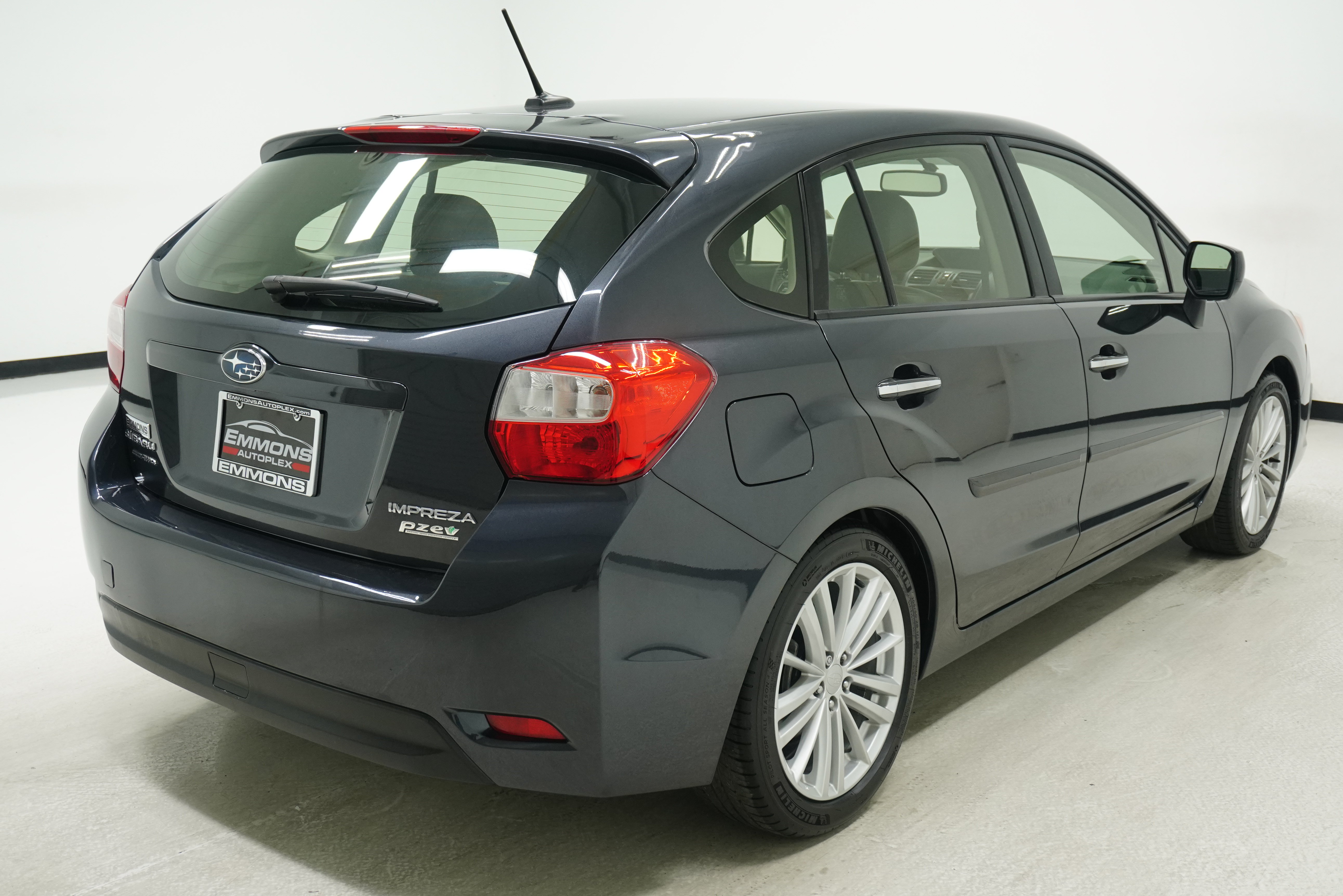 Used 2012 Subaru Impreza 2.0i Limited w/ Popular Pkg 1 AWD/4WD image 4