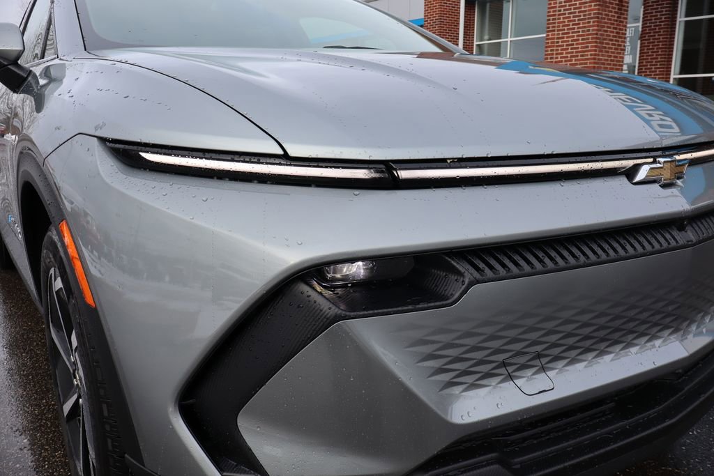 New 2026 Chevrolet Equinox EV LT video 2