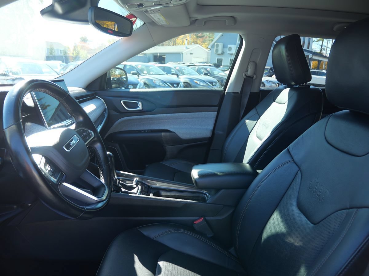 Used 2022 Jeep Compass Latitude w/ Sun and Sound Group AWD/4WD image 10