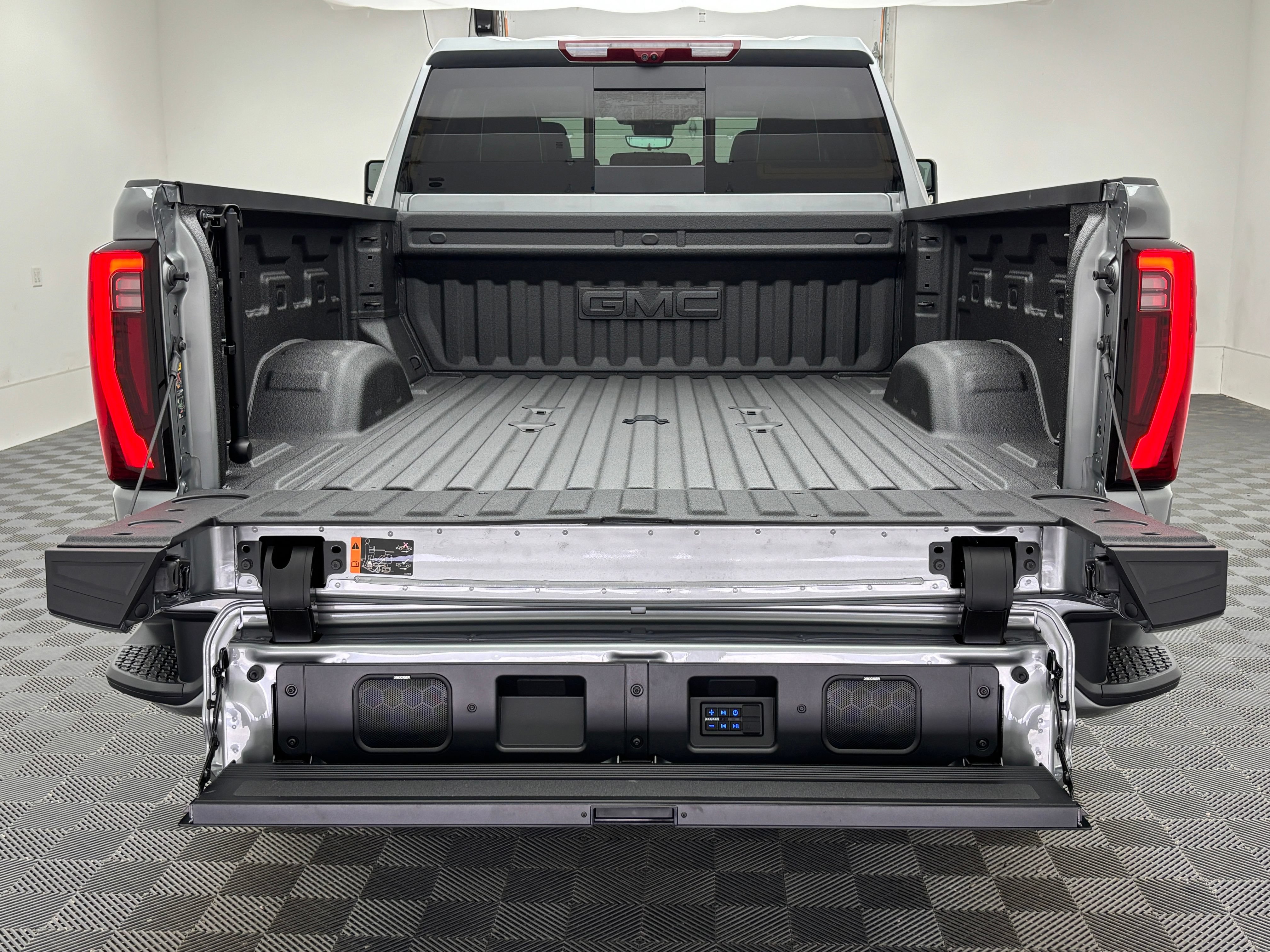 New 2026 GMC Sierra 2500 Denali Ultimate AWD/4WD image 12
