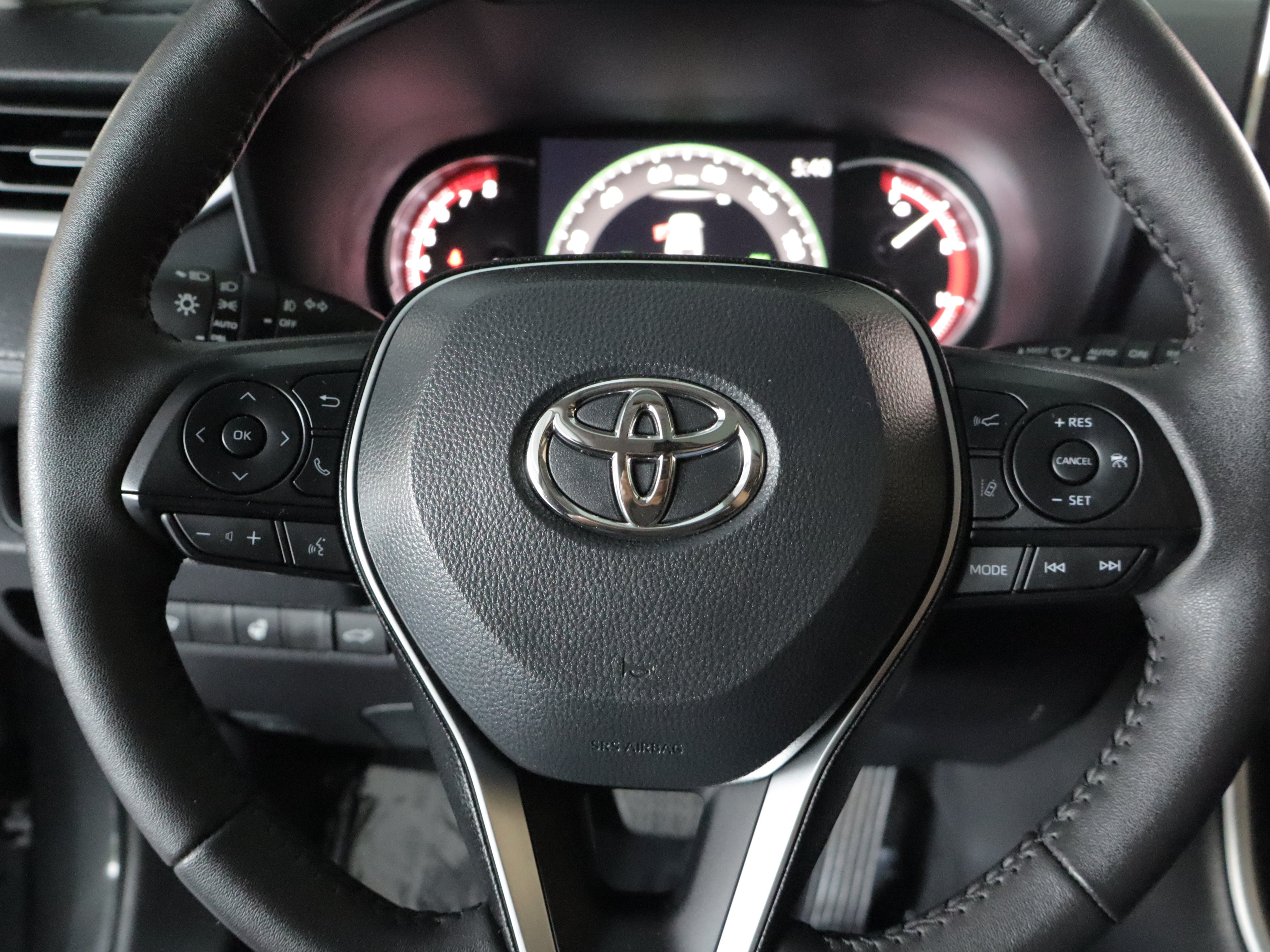 Used 2025 Toyota RAV4 XLE Premium w/ Weather Package AWD/4WD image 14