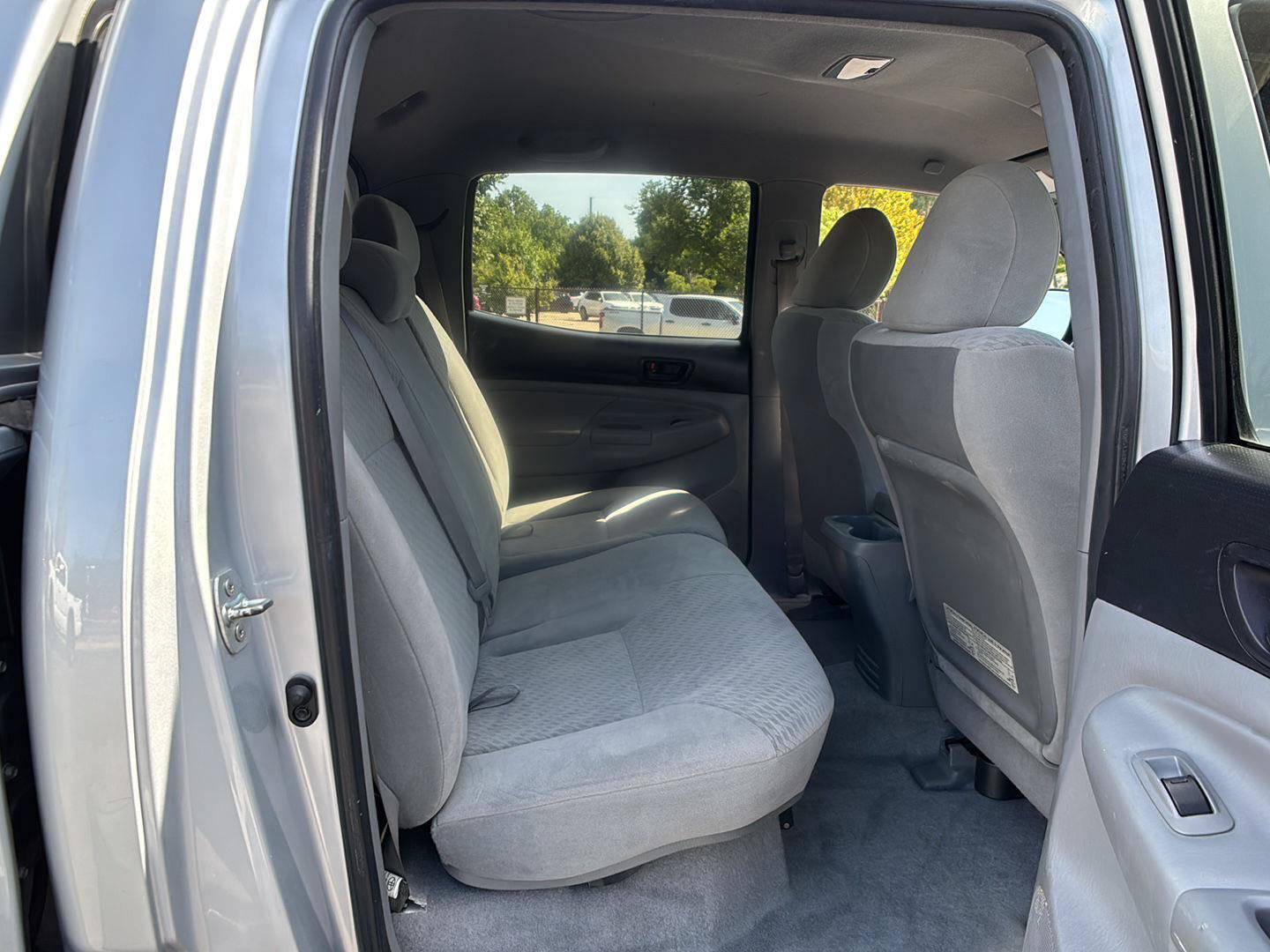 Used 2011 Toyota Tacoma 4x4 Double Cab w/ SR5 Pkg #2 image 17