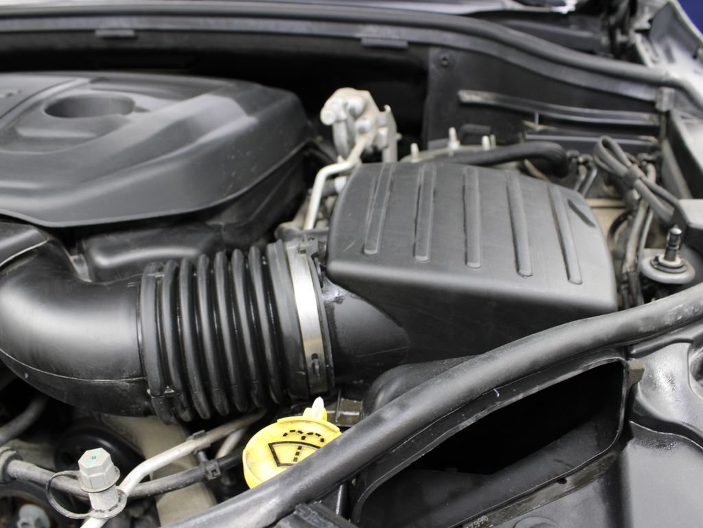 Used 2021 Jeep Grand Cherokee Altitude AWD/4WD image 29