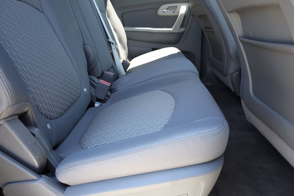 Used 2011 Chevrolet Traverse LS AWD/4WD image 17