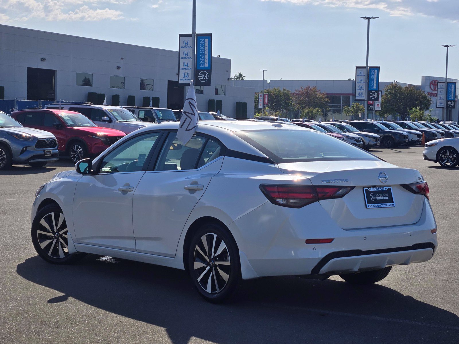 Used 2022 Nissan Sentra SV w/ SV Premium Package FWD image 5