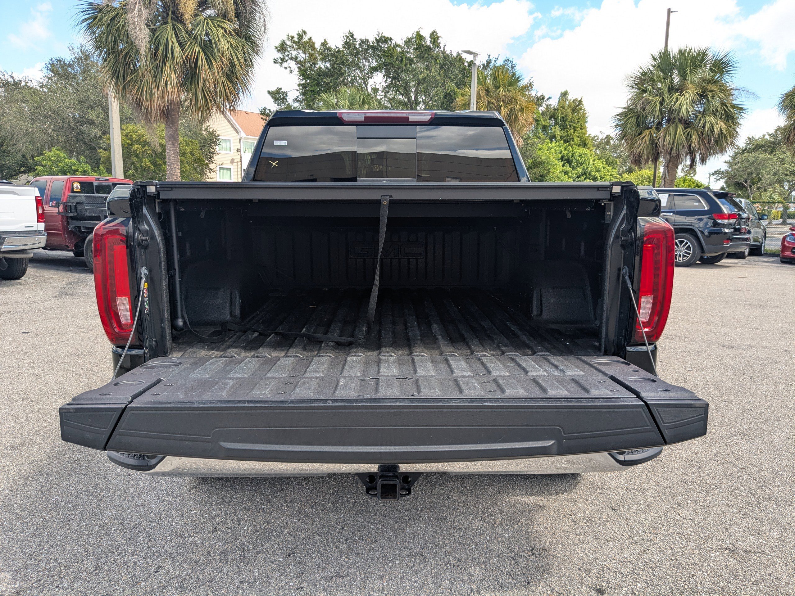 Used 2022 GMC Sierra 1500 SLT w/ SLT Premium Plus Package image 13