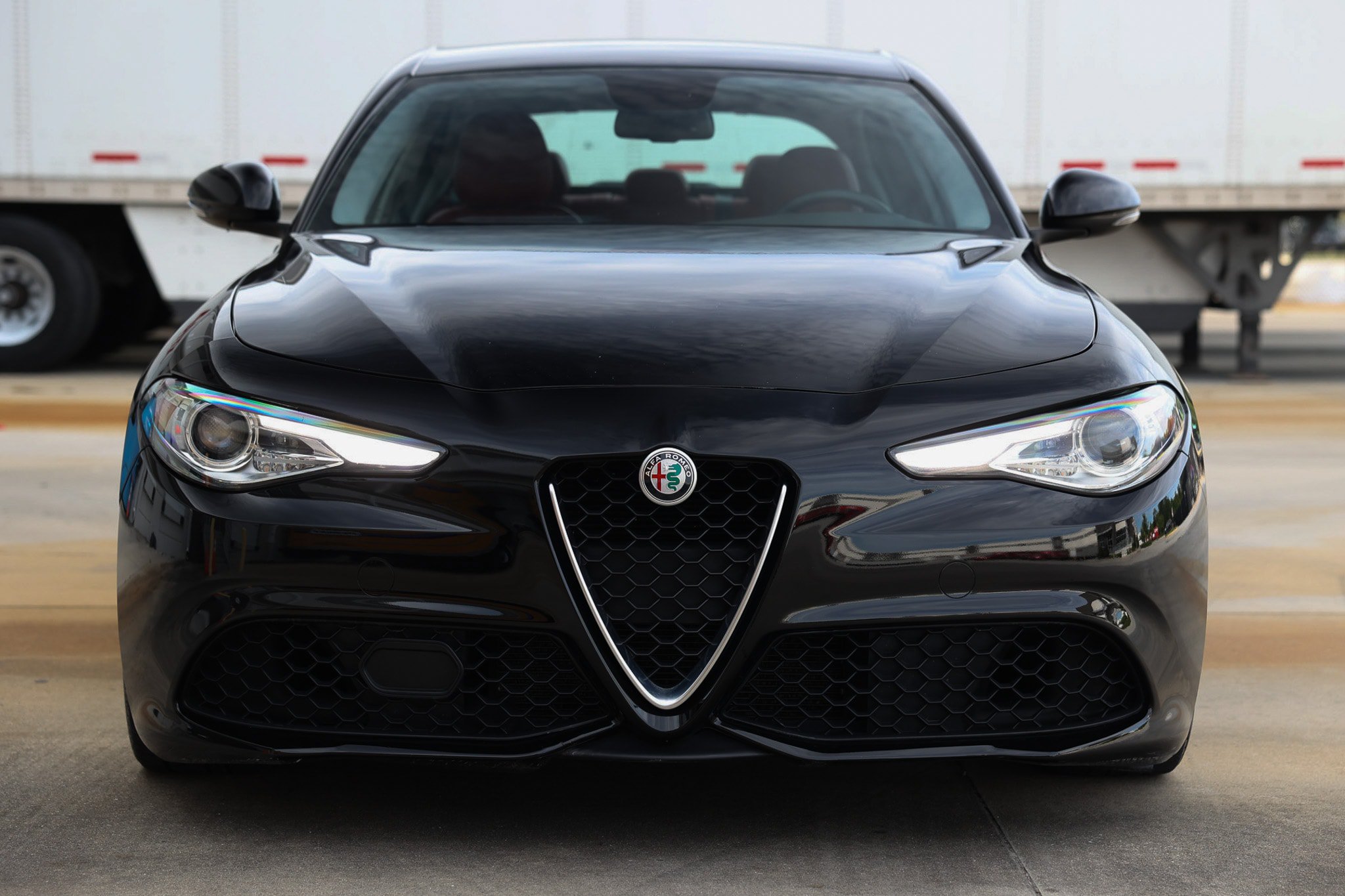Used 2019 Alfa Romeo Giulia w/ Quick Order Package 22K Sport RWD image 21