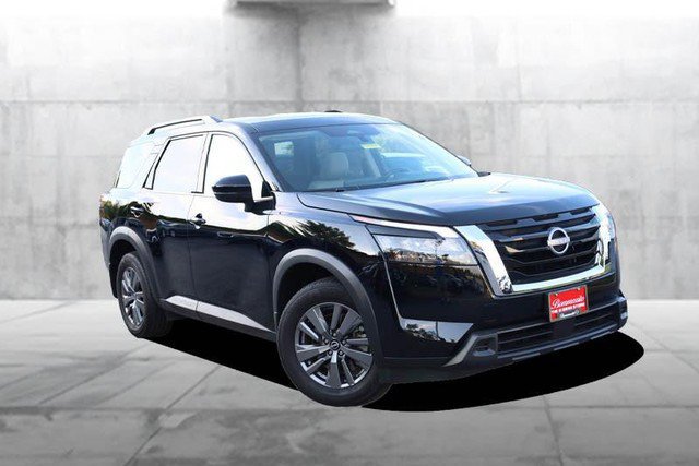 Certified 2025 Nissan Pathfinder SV w/ SV Premium Package AWD/4WD image 2