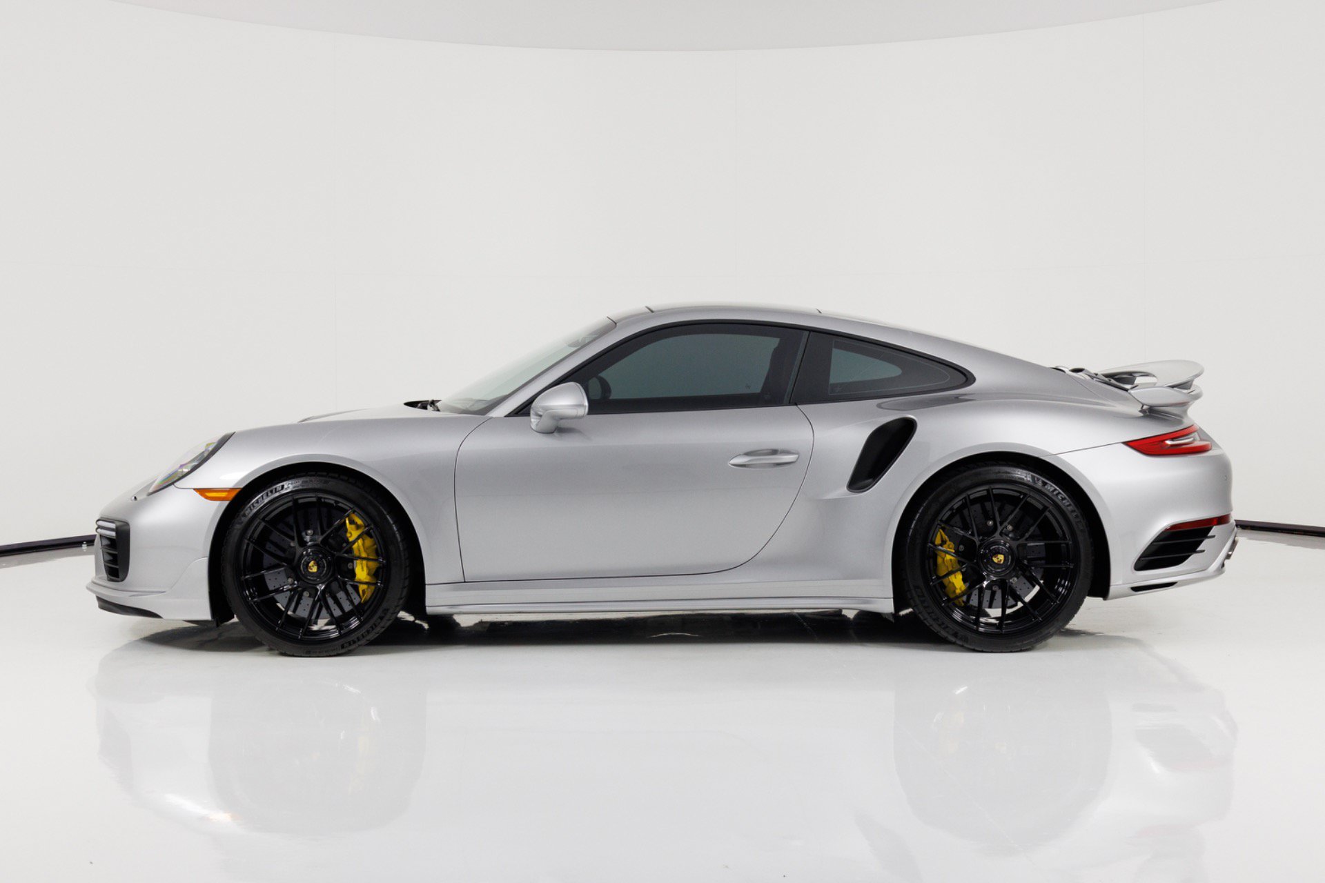 Used 2017 Porsche 911 Turbo S AWD/4WD image 6
