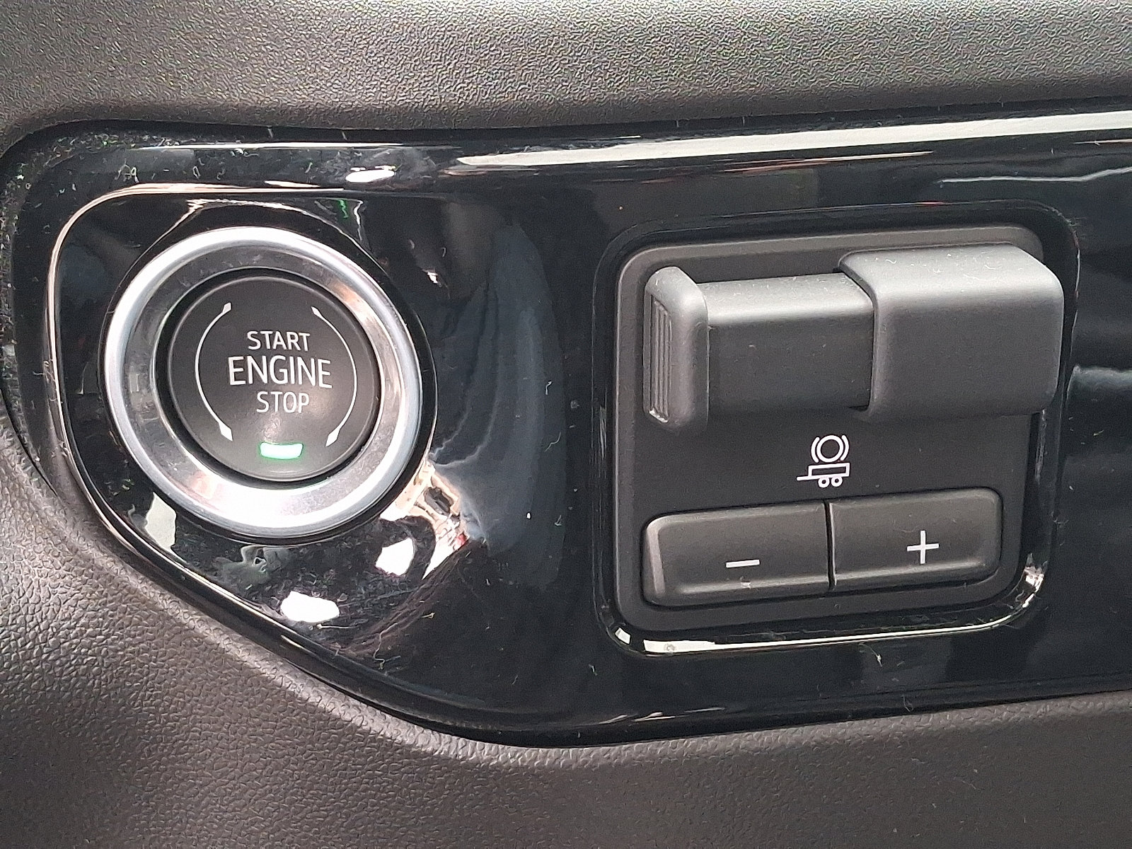 Used 2025 Chevrolet Silverado 1500 ZR2 image 26