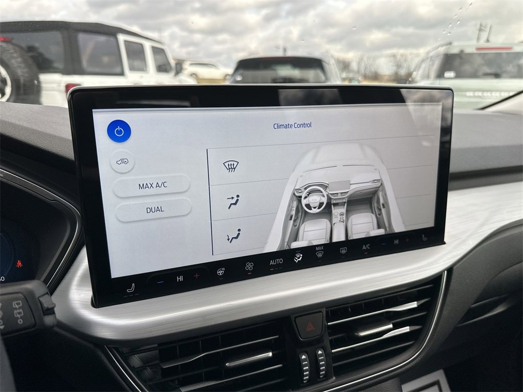 Used 2024 Ford Escape Platinum w/ Class II Trailer Tow Package image 19