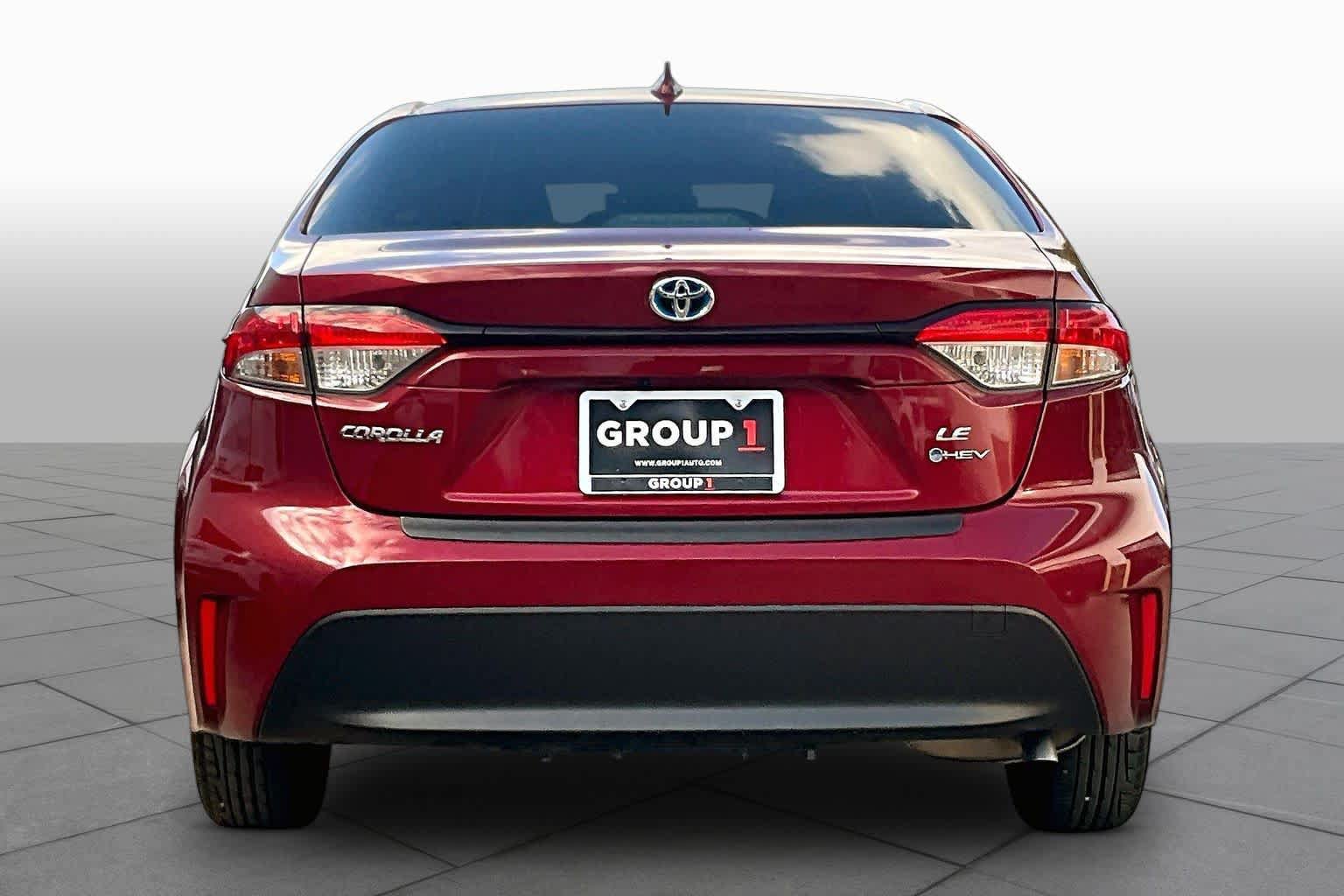 Used 2025 Toyota Corolla LE FWD image 5