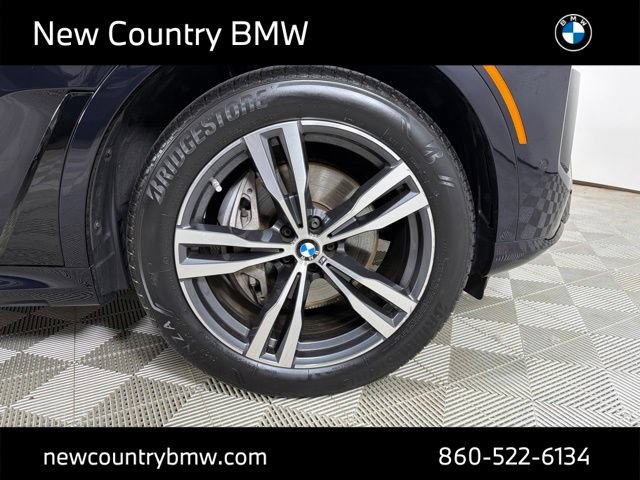 Used 2023 BMW X7 xDrive40i w/ M Sport Package AWD/4WD image 9