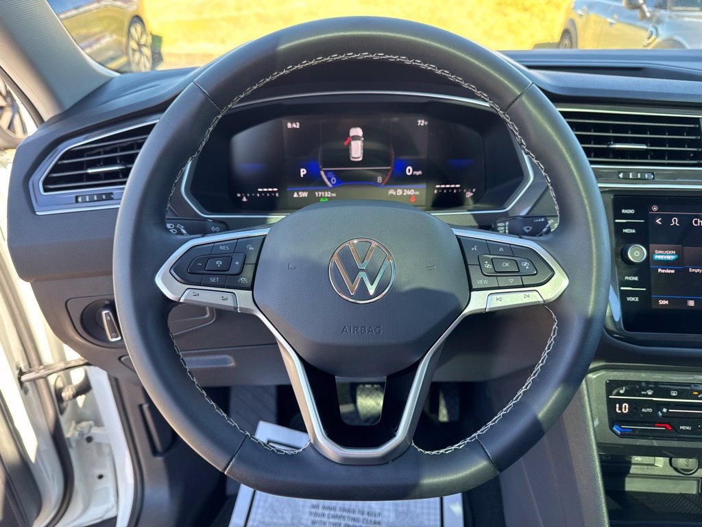 Used 2024 Volkswagen Tiguan SE w/ Panoramic Sunroof Package FWD image 14