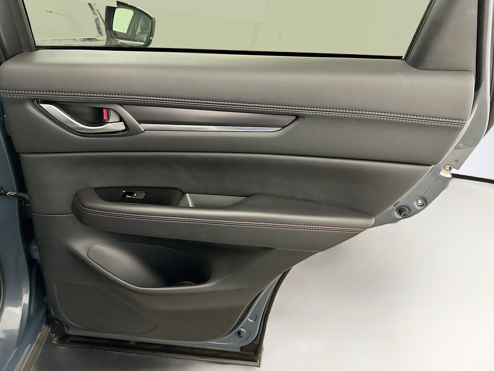 Used 2025 MAZDA CX-5 Carbon Edition image 33