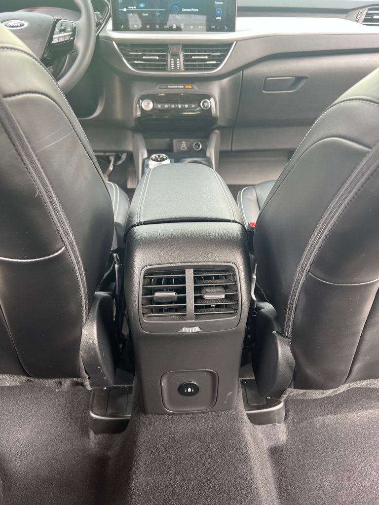 Used 2024 Ford Escape Platinum AWD/4WD image 13
