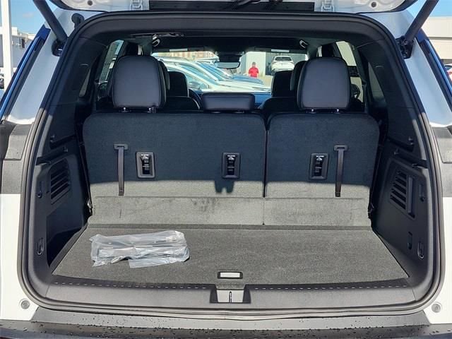 New 2026 GMC Acadia Elevation w/ Black Edition FWD image 7