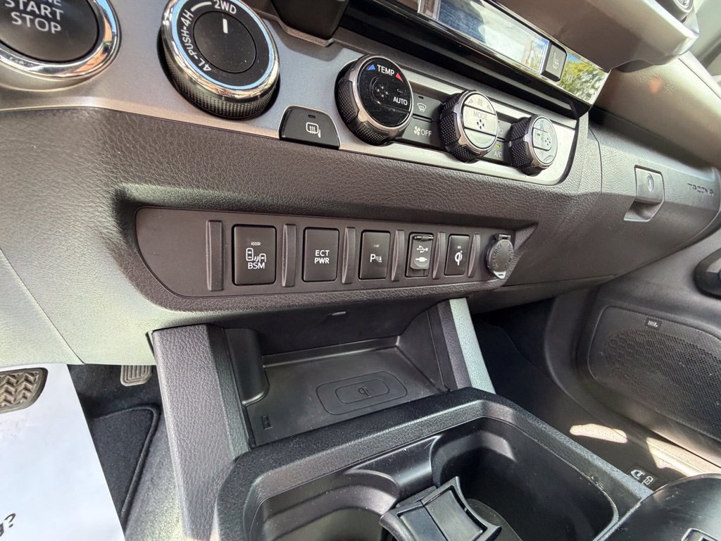 Used 2017 Toyota Tacoma Limited w/ Tow Package AWD/4WD image 23