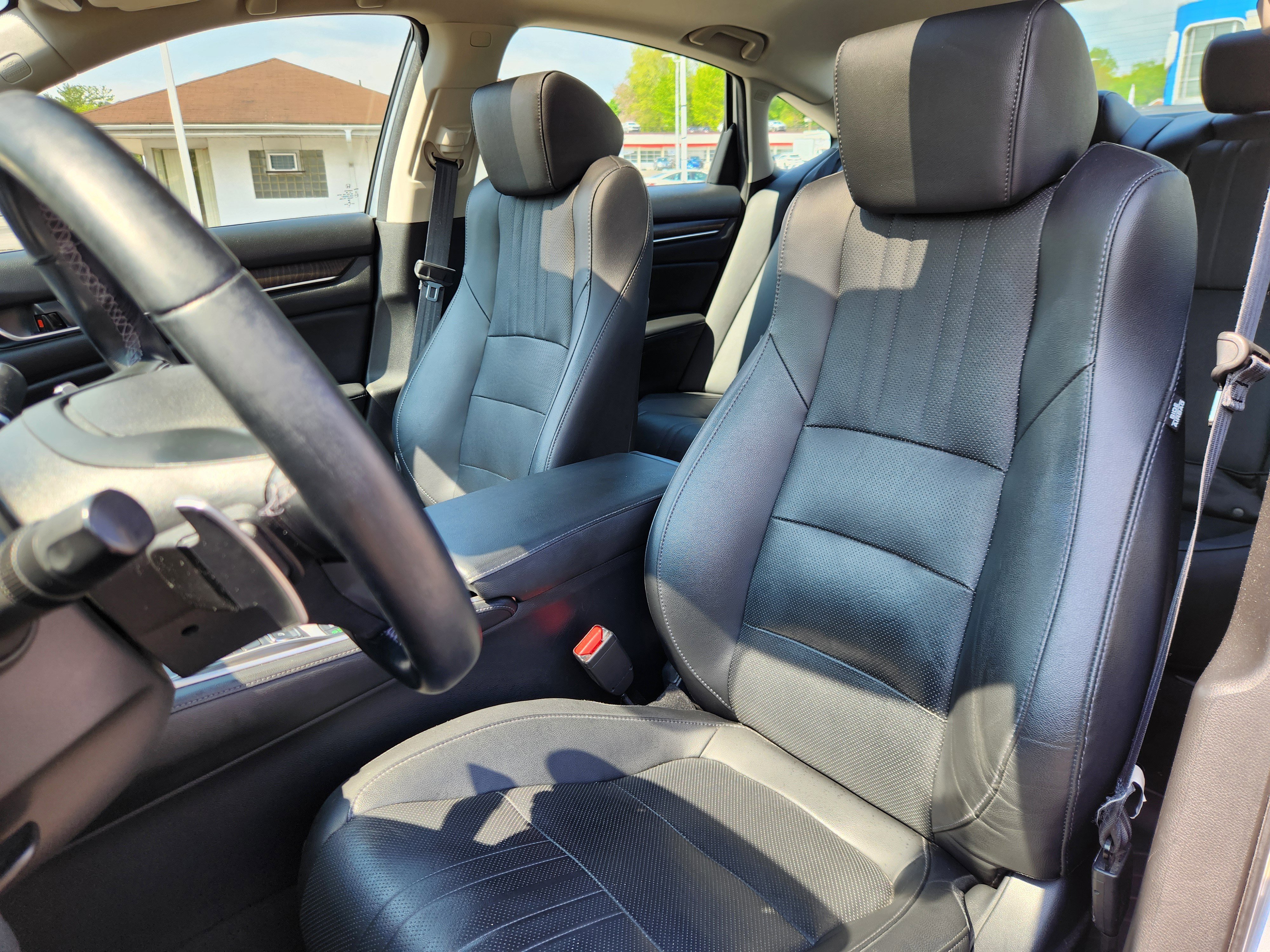 Used 2019 Honda Accord Touring image 7