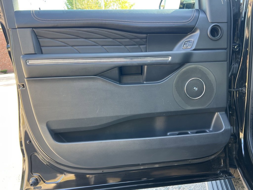 Used 2024 Ford Expedition Max Platinum image 10