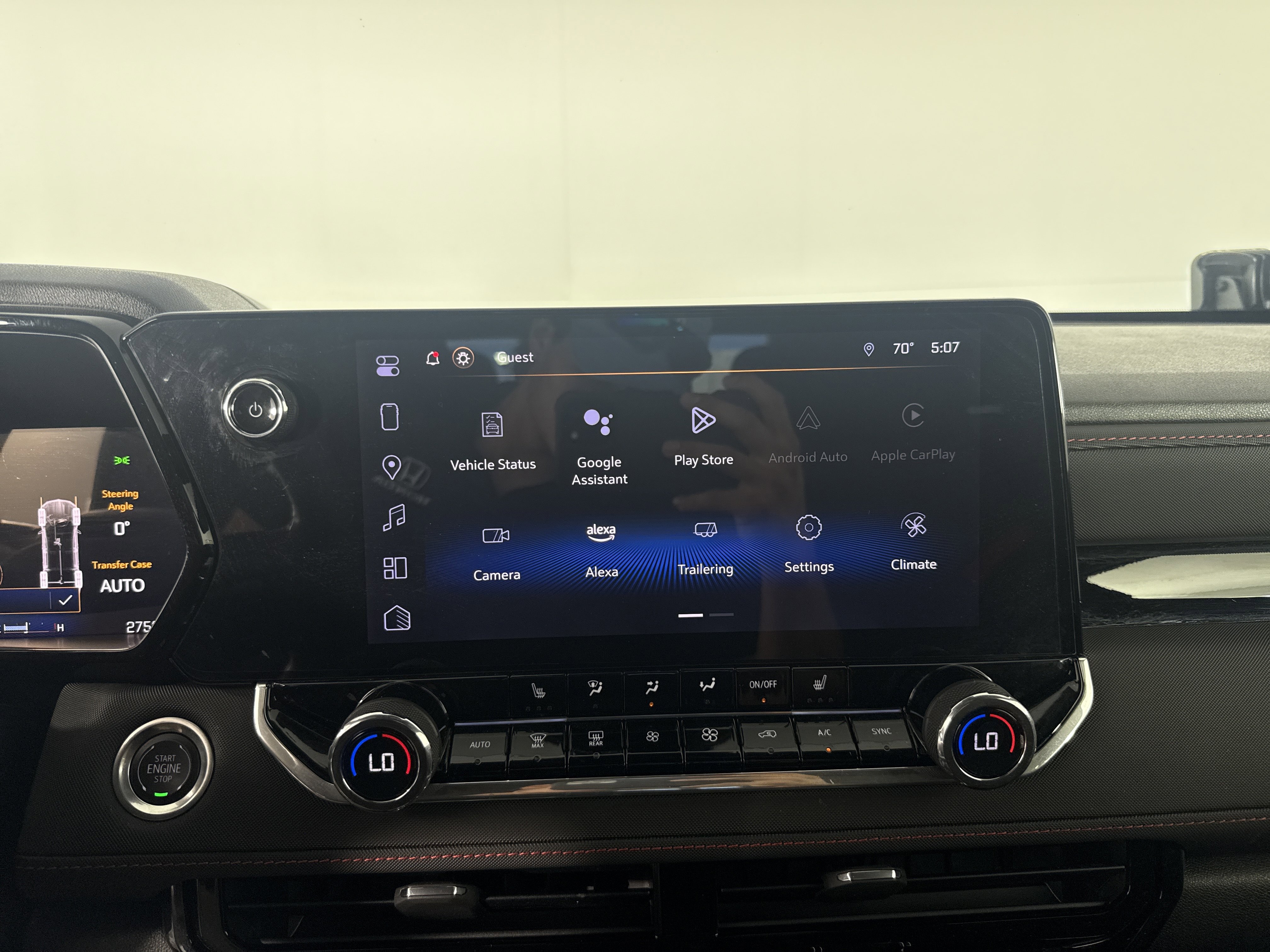 Used 2024 Chevrolet Colorado Z71 w/ Z71 Convenience Package 2 image 31