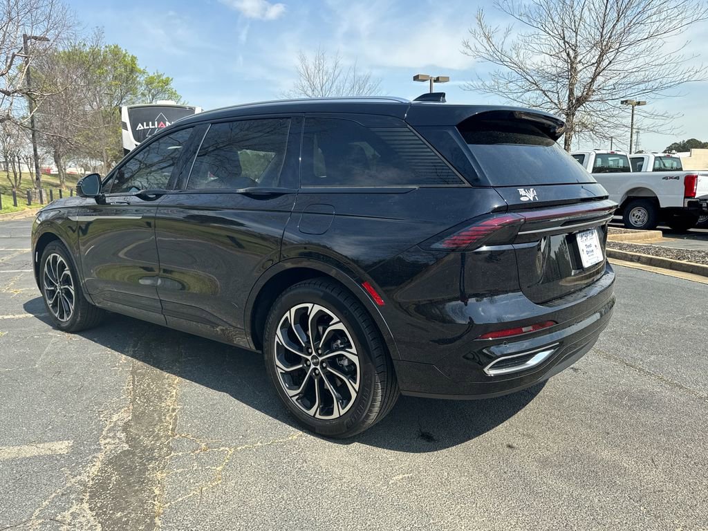 Used 2025 Lincoln Nautilus Reserve image 7