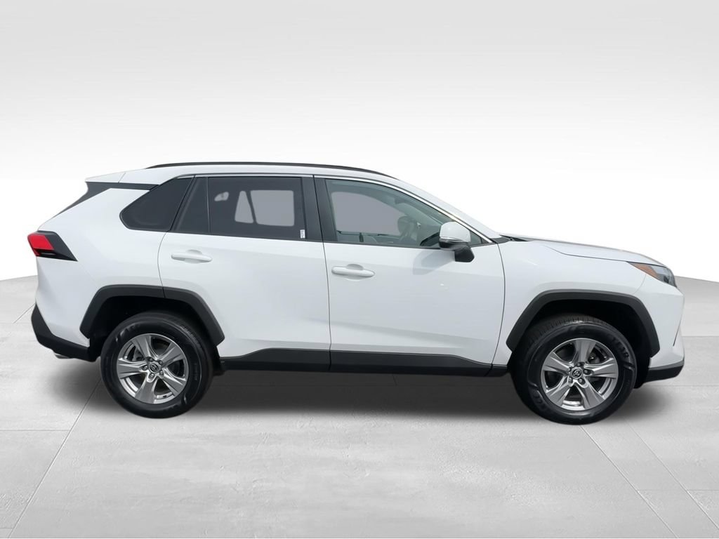 Used 2022 Toyota RAV4 XLE AWD/4WD image 11