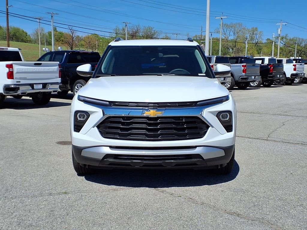 New 2026 Chevrolet TrailBlazer LT FWD image 2