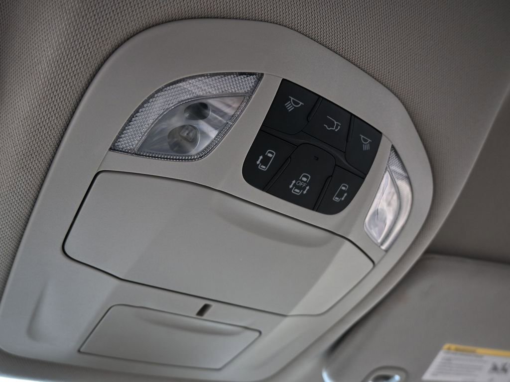 Used 2023 Chrysler Pacifica Touring-L image 21