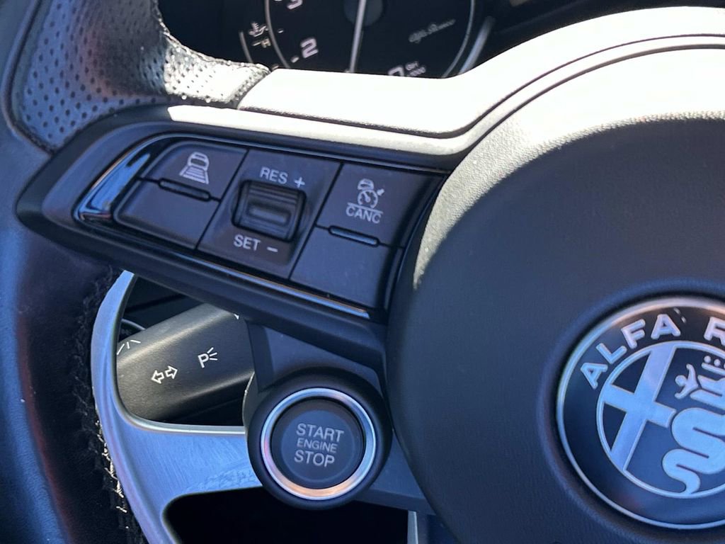 Used 2022 Alfa Romeo Giulia Veloce image 30