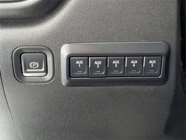 Used 2024 Chevrolet Silverado 3500 W/T image 14