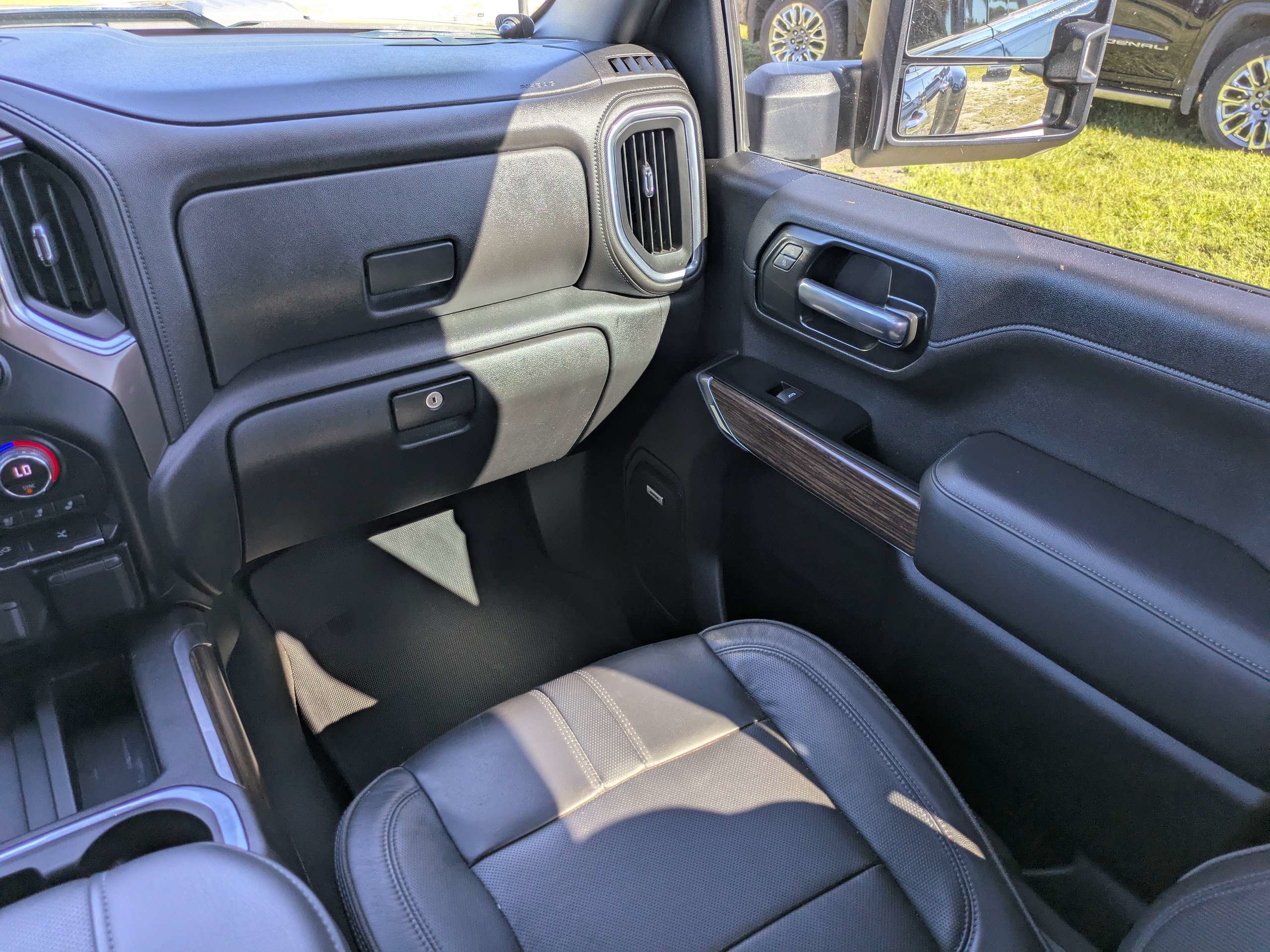 Used 2023 Chevrolet Silverado 3500 High Country AWD/4WD image 15