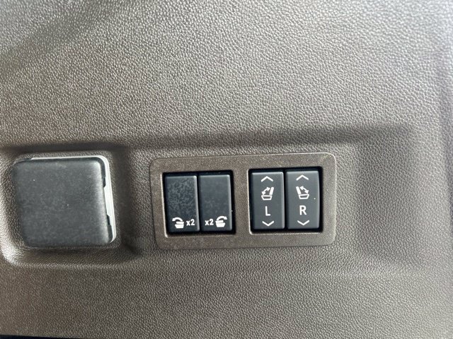Used 2024 GMC Yukon Denali w/ Max Trailering Package AWD/4WD image 17