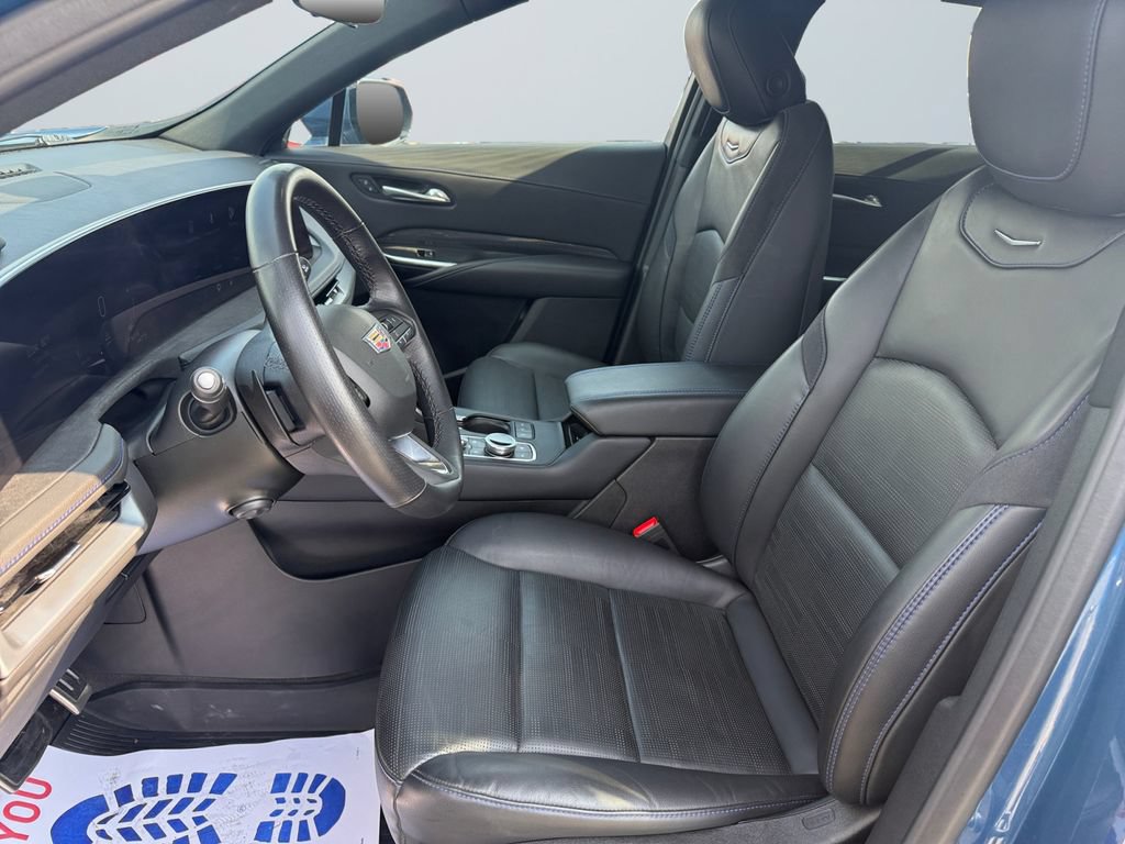 Used 2024 Cadillac XT4 Sport AWD/4WD image 9