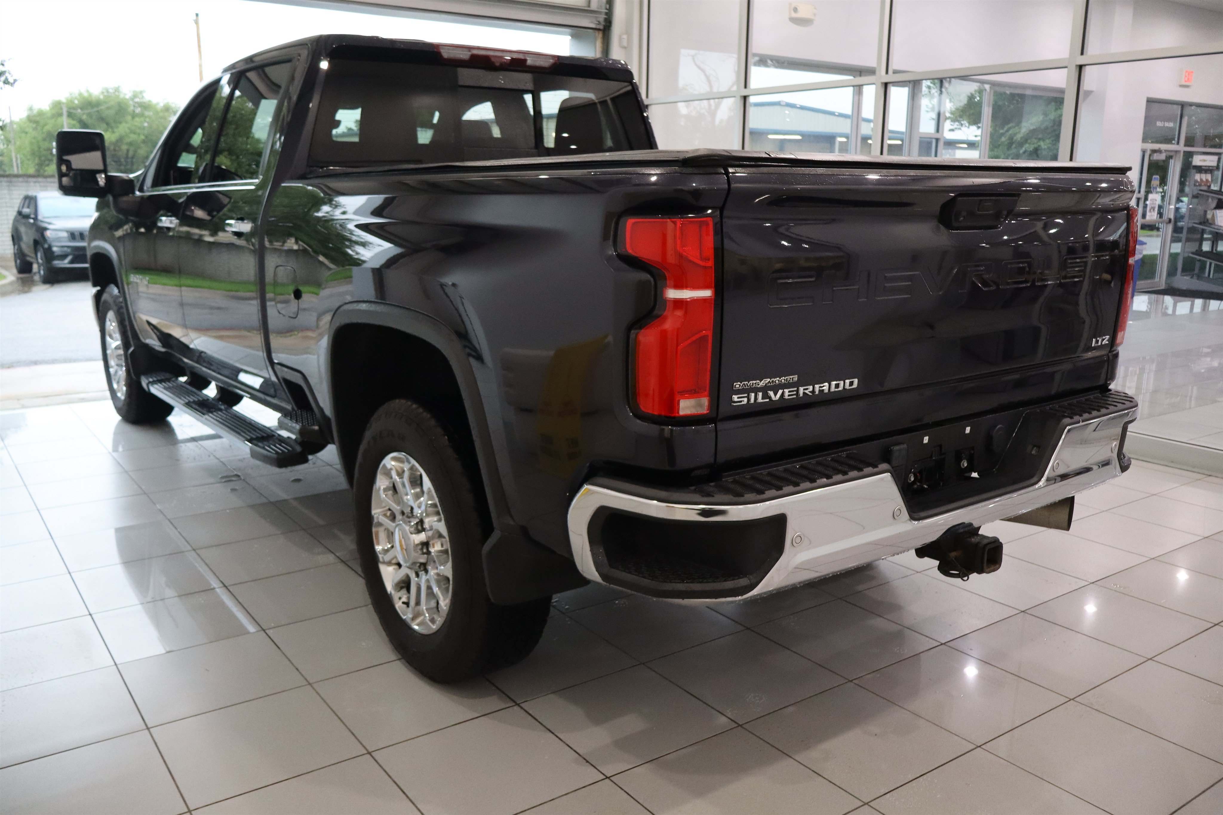 Used 2024 Chevrolet Silverado 3500 LTZ w/ LTZ Premium Package AWD/4WD image 9