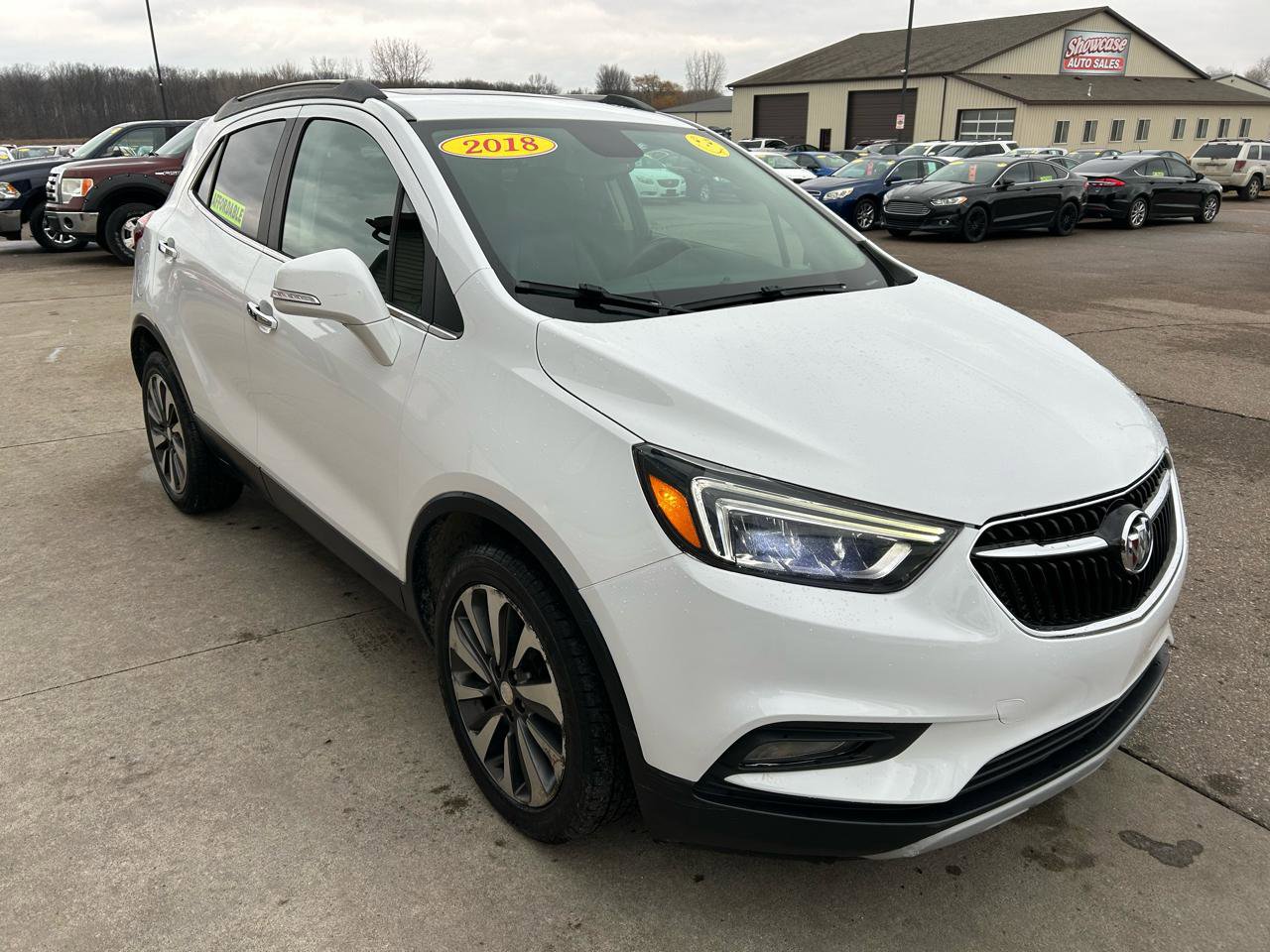 Used 2018 Buick Encore Essence image 3