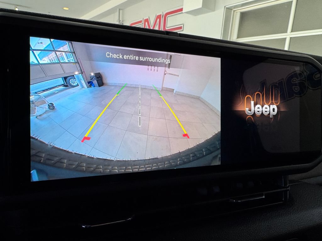 Used 2025 Jeep Wrangler Unlimited Sport AWD/4WD image 19