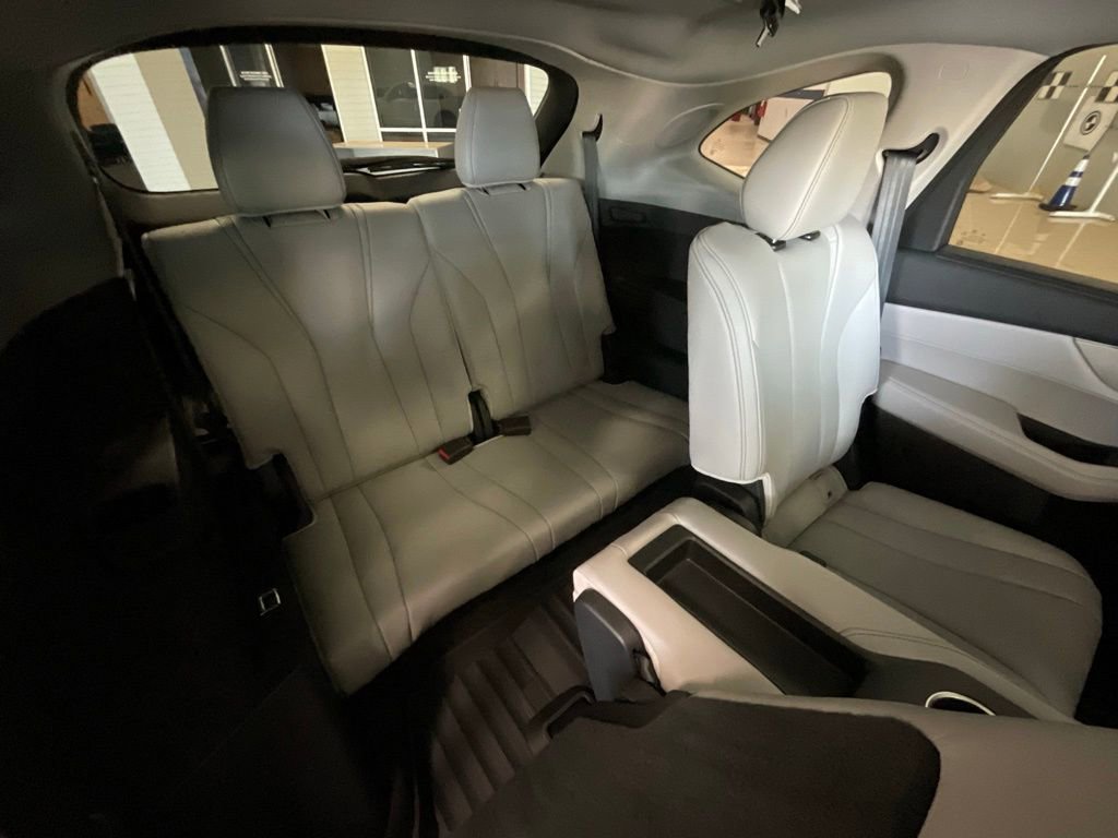 Certified 2025 Acura MDX w/ Technology Package AWD/4WD image 24