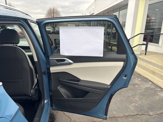 New 2026 Volkswagen Taos SE image 35