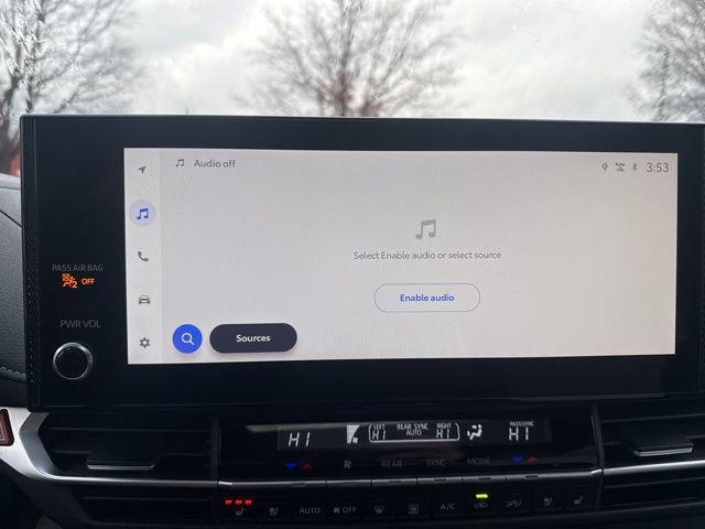 Used 2025 Toyota Sienna Platinum image 32