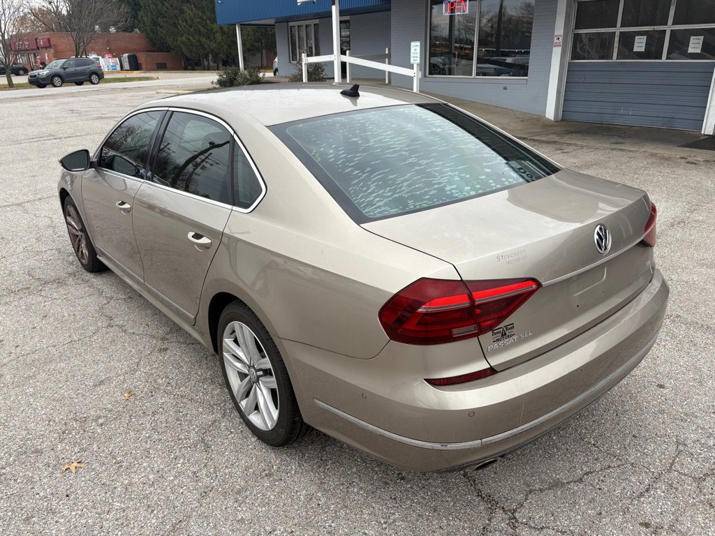 Used 2017 Volkswagen Passat 1.8T SEL Premium image 8