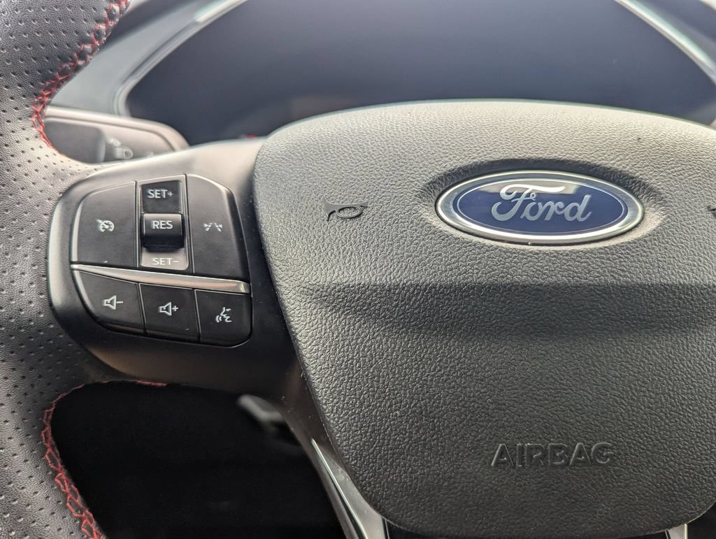 Used 2025 Ford Escape ST-Line Select AWD/4WD image 14