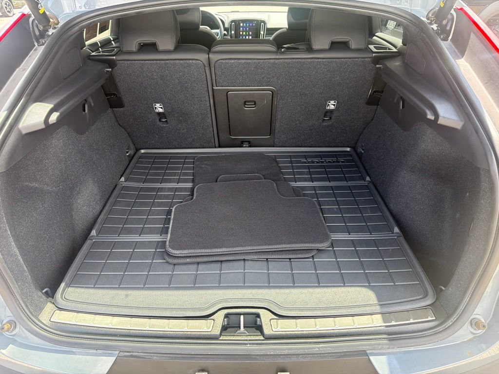 Certified 2023 Volvo C40 P8 Recharge Ultimate w/ Protection Package Premier AWD/4WD image 26